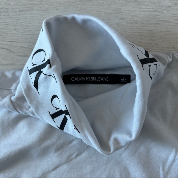 Calvin Klein White Turtleneck Long Sleeve Teeshirt - Picture 3 of 4
